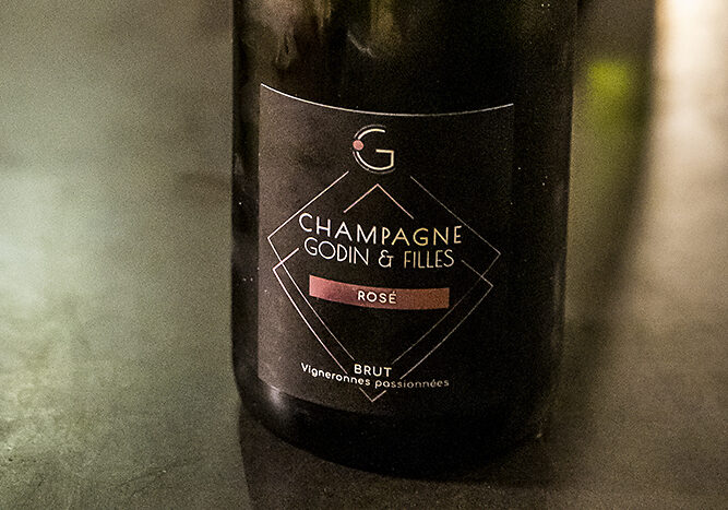 Lire la suite à propos de l’article Champagne rosé lequel choisir ?